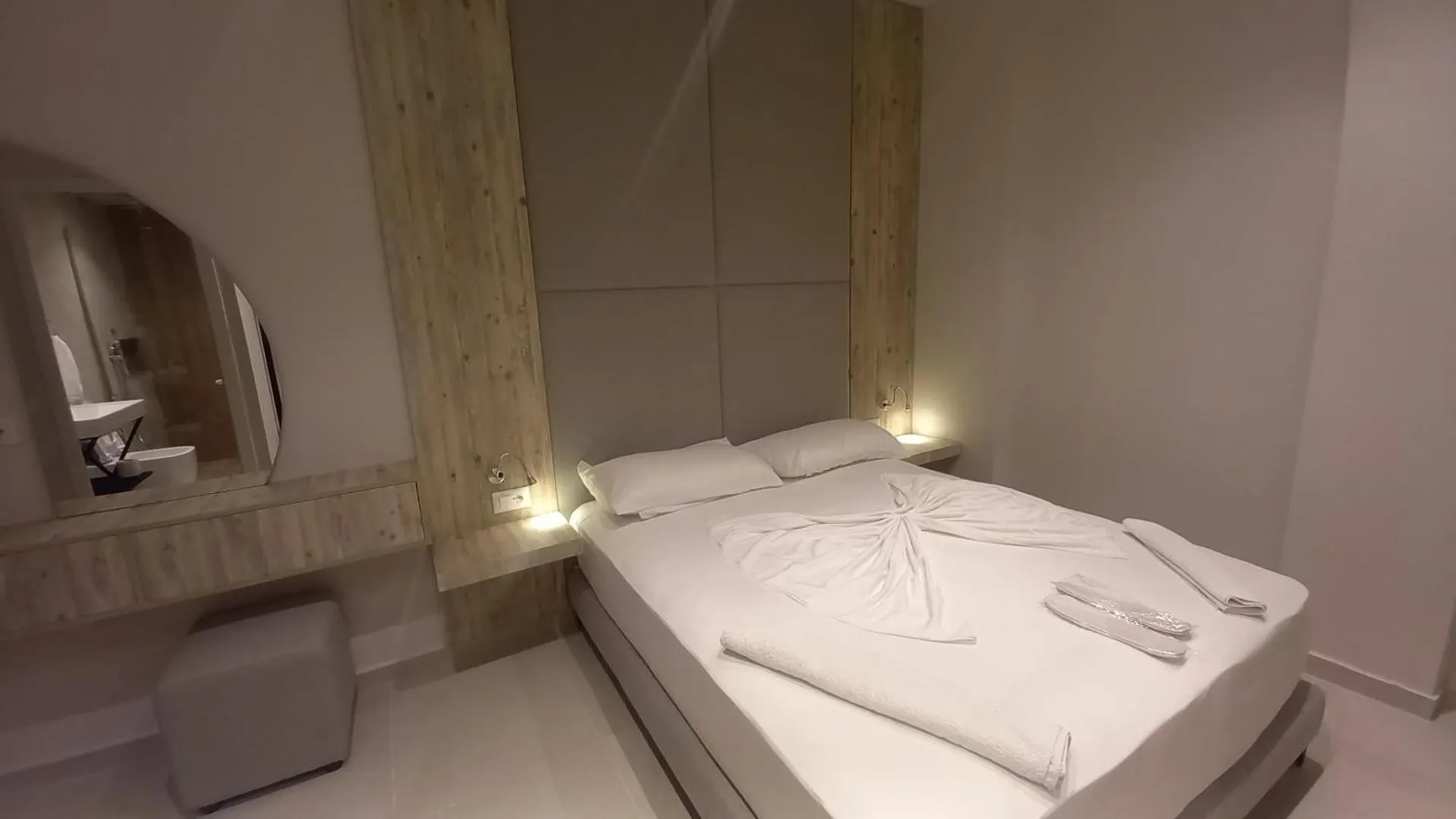 Hotel Aglon Wlora