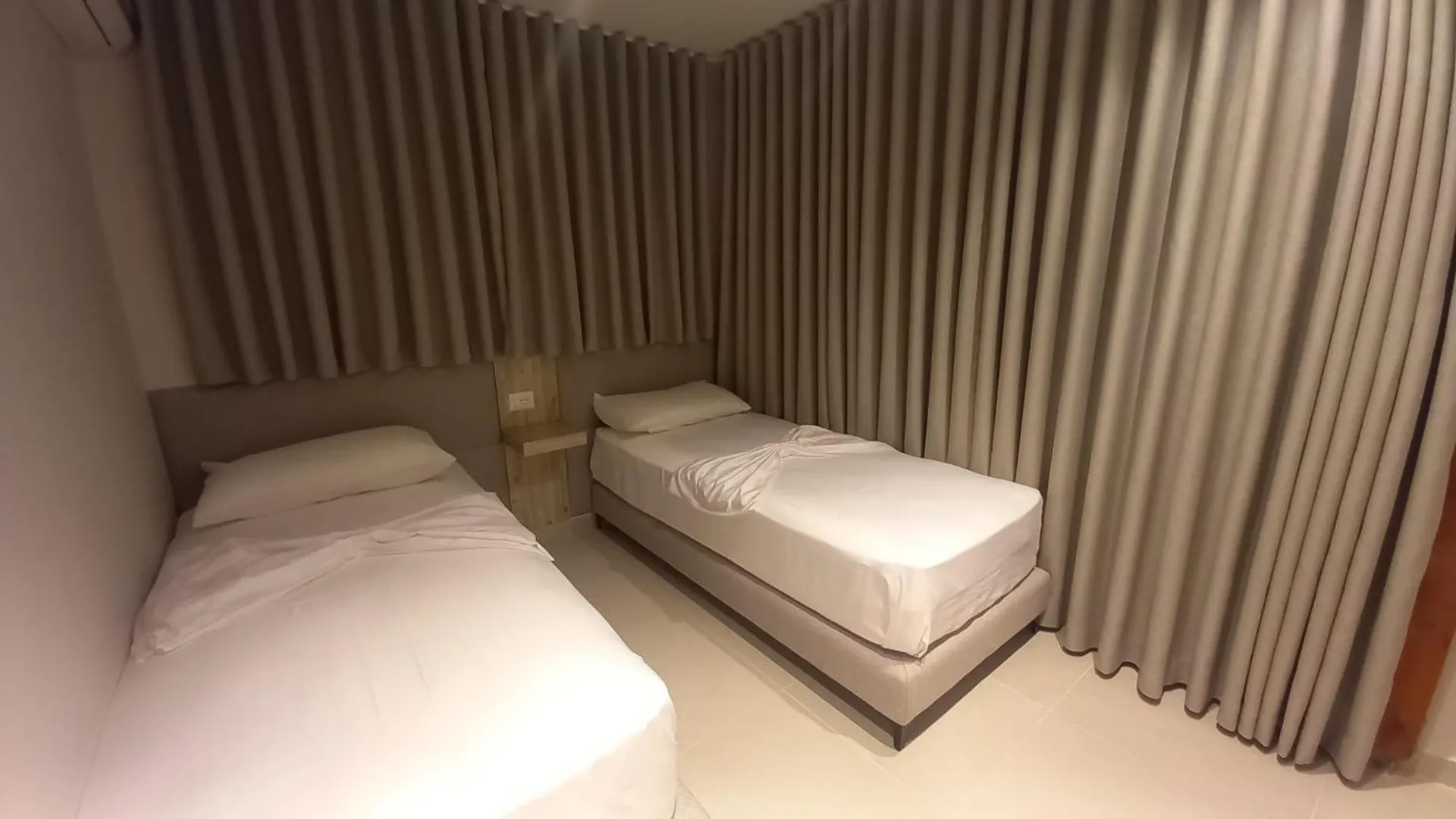 Hotel Aglon Vlore 3*,