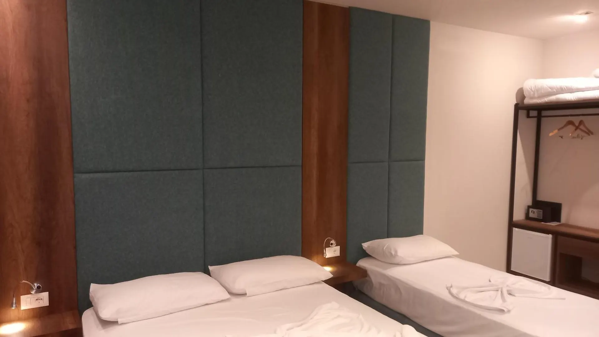 ***  Hotel Aglon Vlore Albania